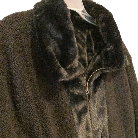 NEW SPLENDID Dakota Reversible Faux Fur Coat - Medium - Picture 5 of 7